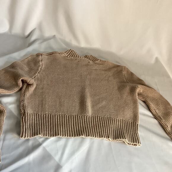 Kendall & Kylie Beige Ribbed Knit Cropped Sweater – Size Small - Picture 4 of 6